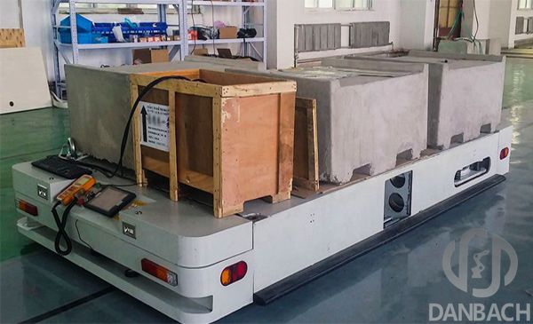 重載AGV搬運(yùn)車(chē)